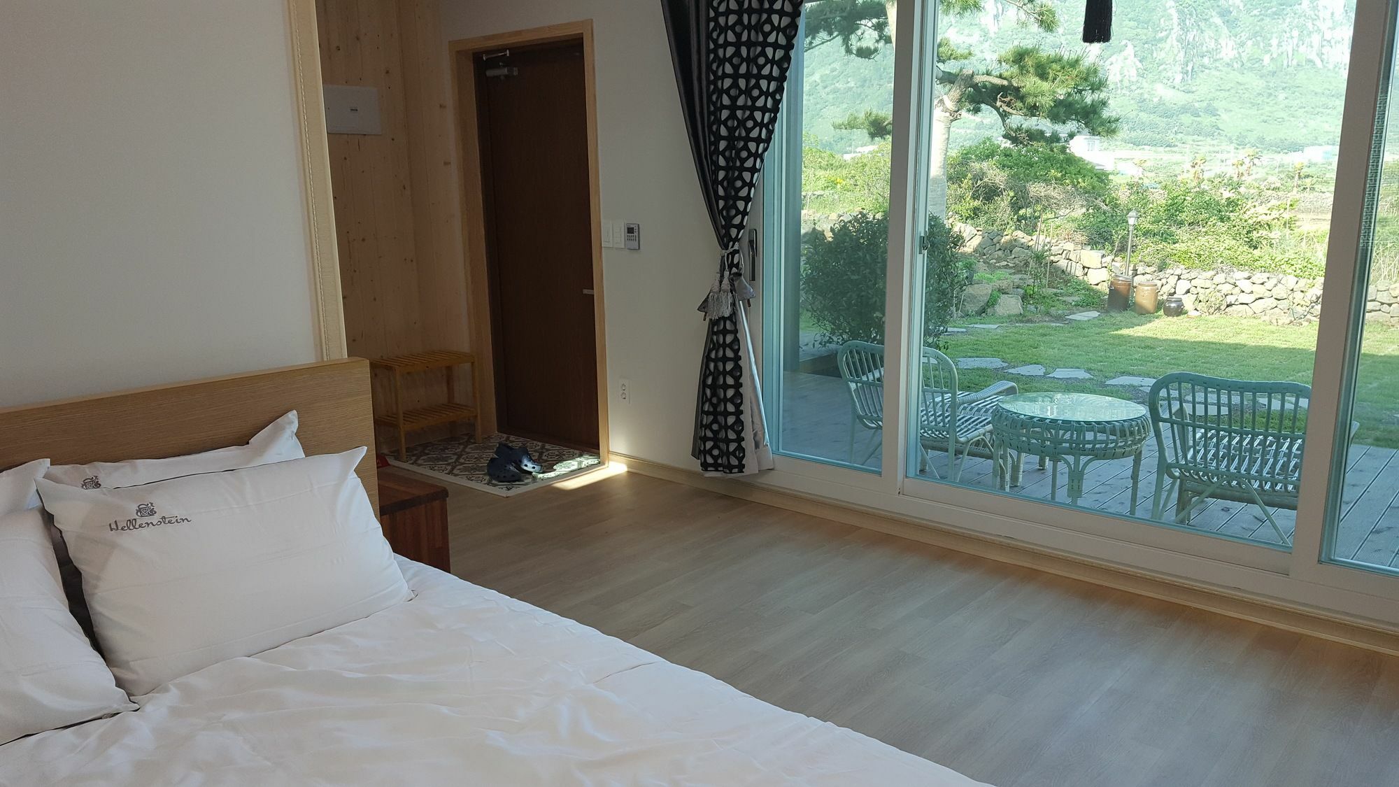 Wind Jeju Cafe & Pension Seogwipo Exterior foto